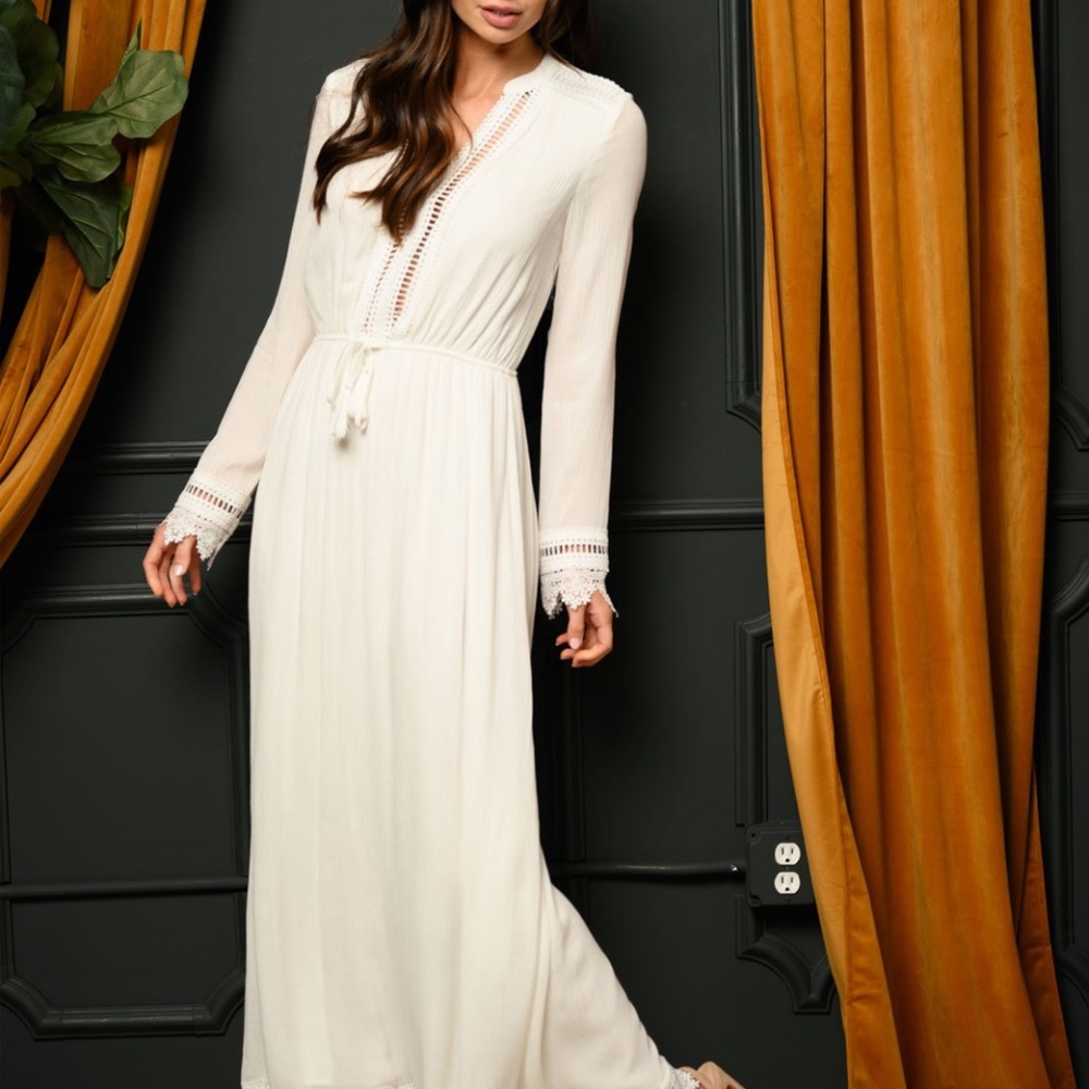Boho Style White Maxi Dress - Picture 5 of 12